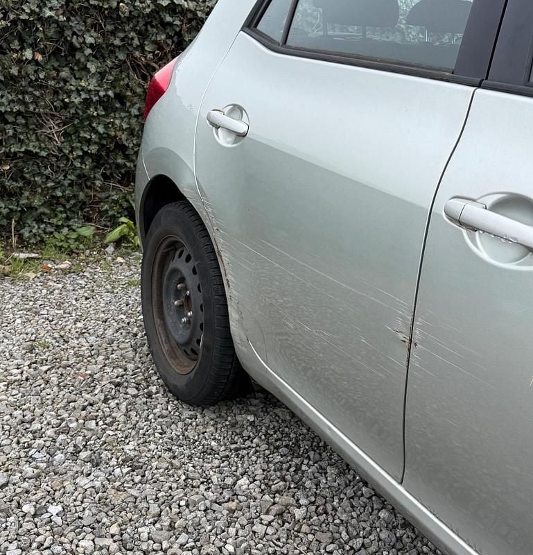 Gebraucht Toyota Auris 126 PS (92 kW) 2008 Grau Kleinwagen