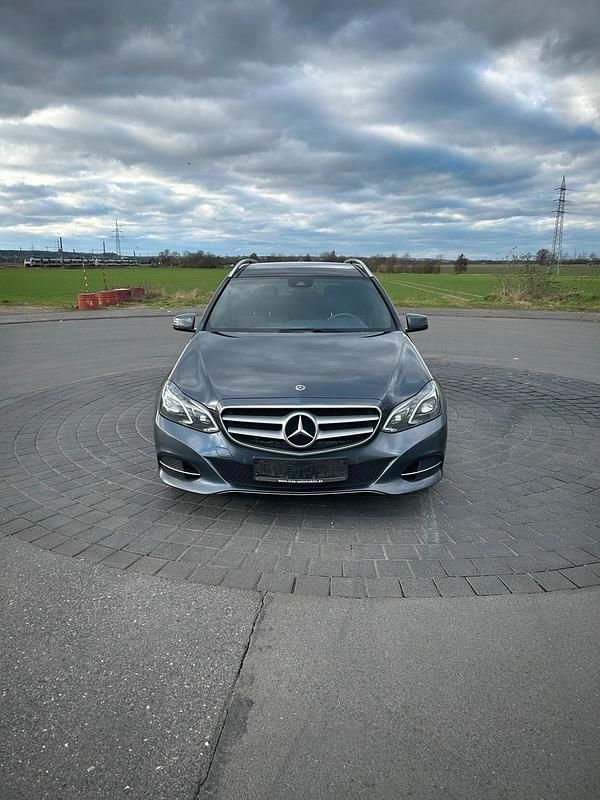 Gebraucht Mercedes E200 136 PS (100 kW) 2016 Grau Kombi