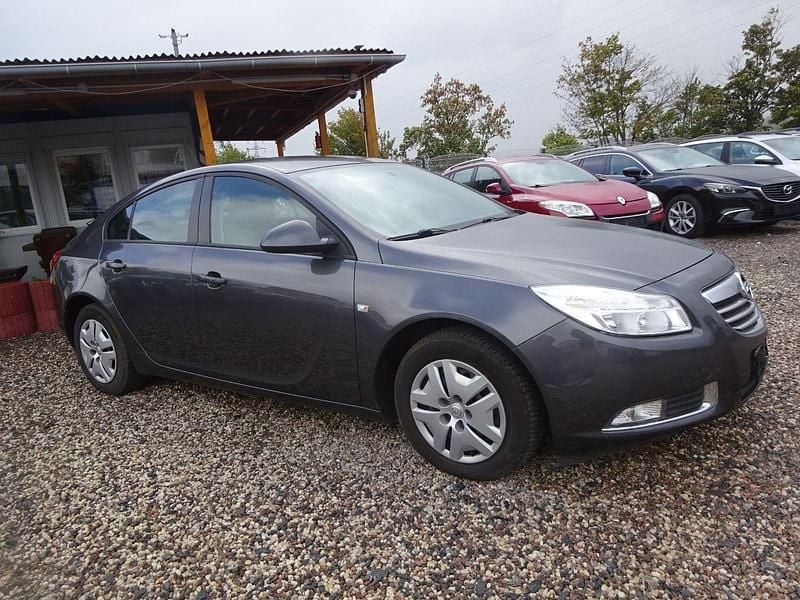 Usado Opel Insignia Selection 140 HP (102 kW) 2009 Cinzento Sedan