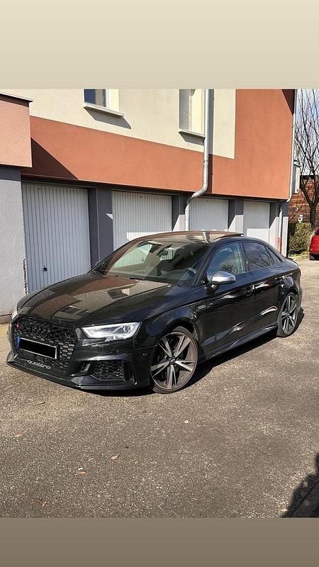 Gebraucht Audi RS3 Ambiente 400 PS (294 kW) 2018 Limousine