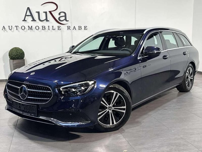 Nautikblau Gebraucht 2022 Mercedes E220 Avantgarde Kombi | 34.749 € (Guter Preis) - Bild 1/4