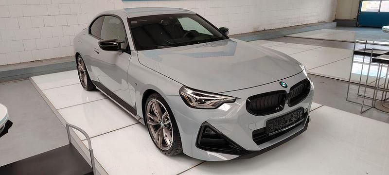 Grau Gebraucht 2023 BMW M240 M Sport Coupé | 47.350 € (Fairer Preis) - Bild 1/4