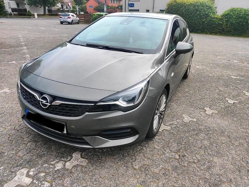 Usado Opel Astra Elegance 131 HP (96 kW) 2020 Cinzento Sedan