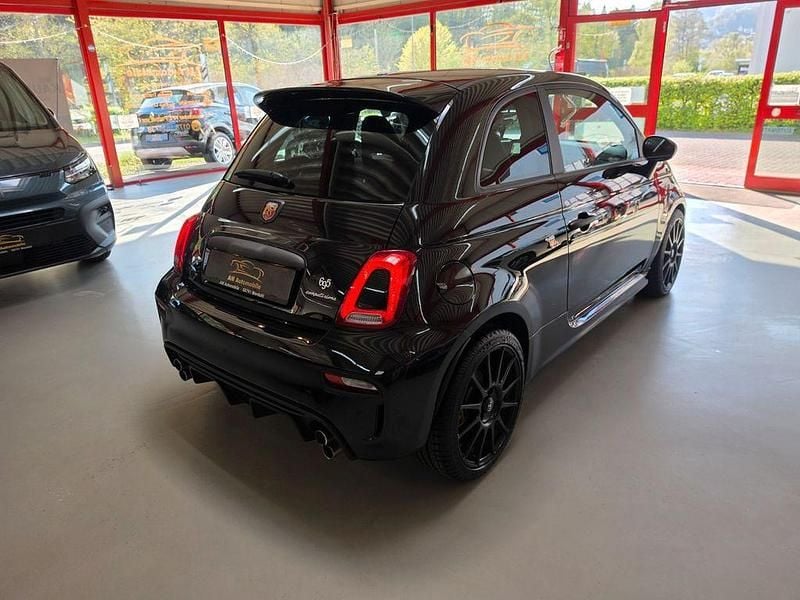 Second-hand Abarth 695 179 CP (131 kW) 2023 Negru Hatchback