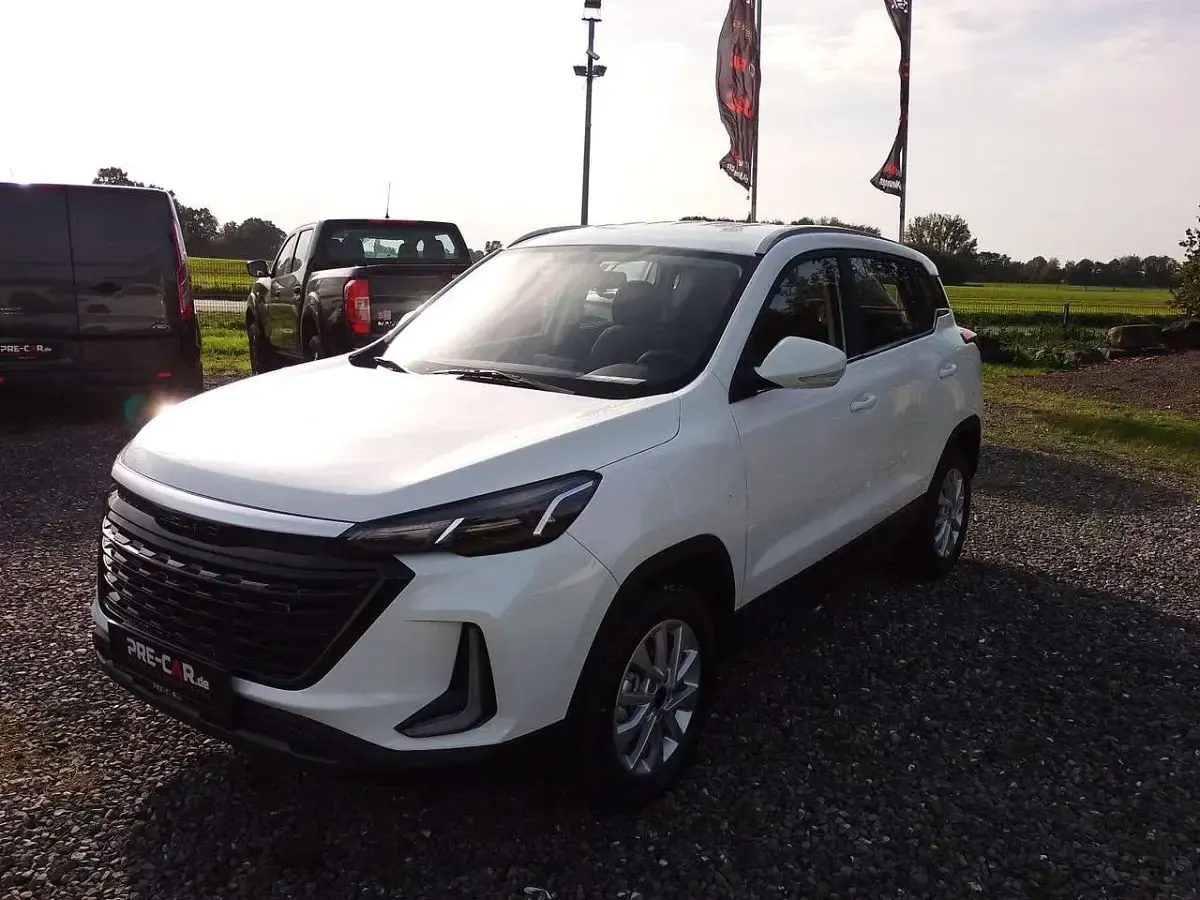 Używany Baic X35 116 KM (85 kW) 2024 Biały SUV