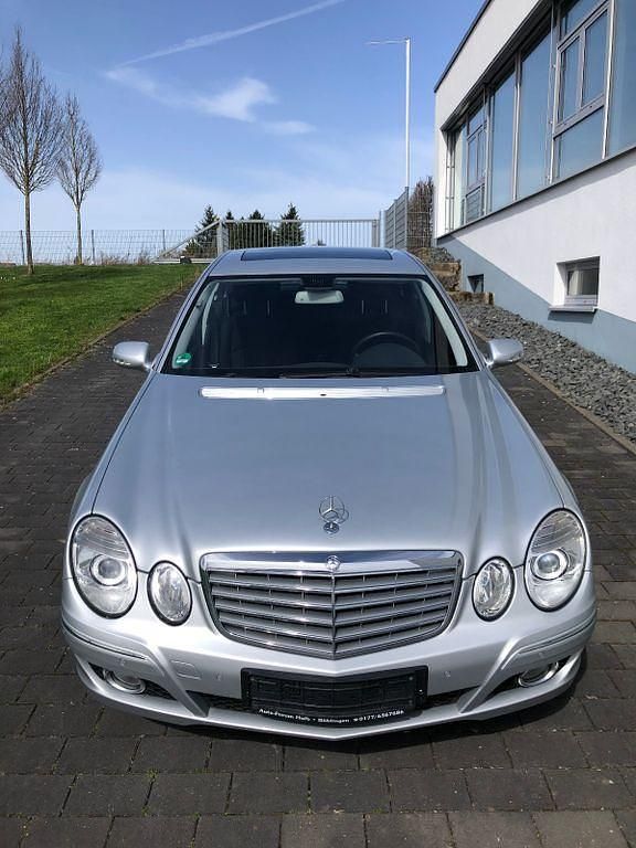 Gebraucht Mercedes E200 Elegance 184 PS (135 kW) 2008 Silber Limousine