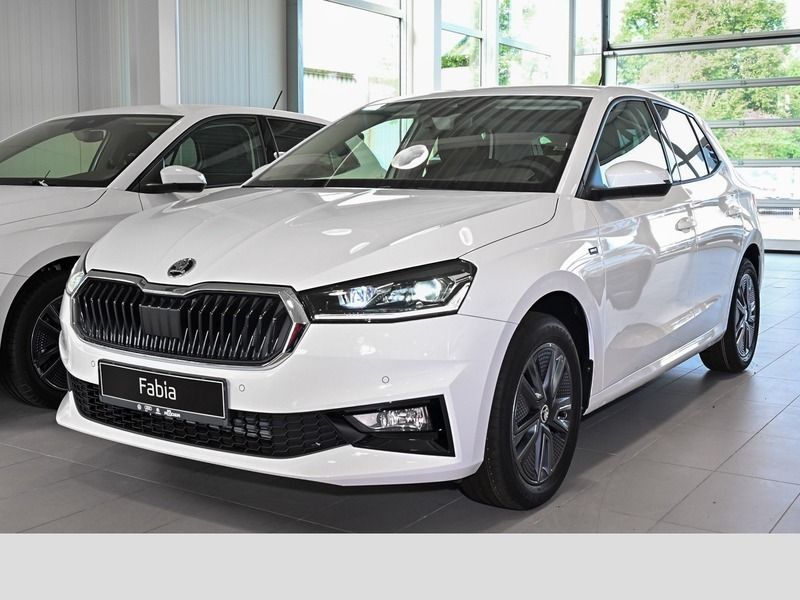 Weiß Gebraucht 2022 Skoda Fabia Drive Kleinwagen | 21.690 € (Etwas zu teuer) - Bild 1/4