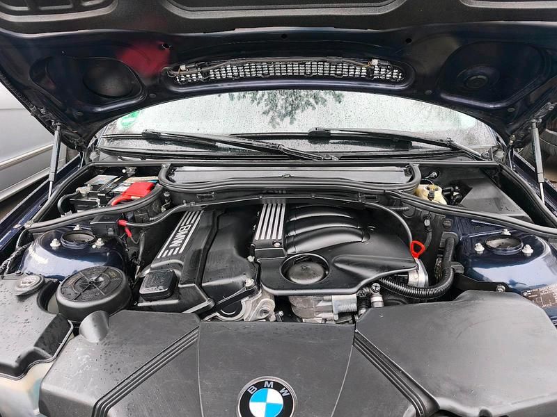 Gebraucht BMW 318 143 PS (105 kW) 2003 Blau Kombi
