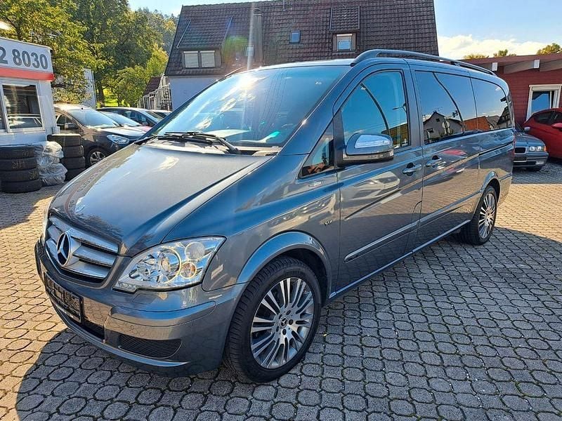 Grau Gebraucht 2013 Mercedes Viano Edition Van / Kleinbus | 23.800 € (Teuer) - Bild 1/4