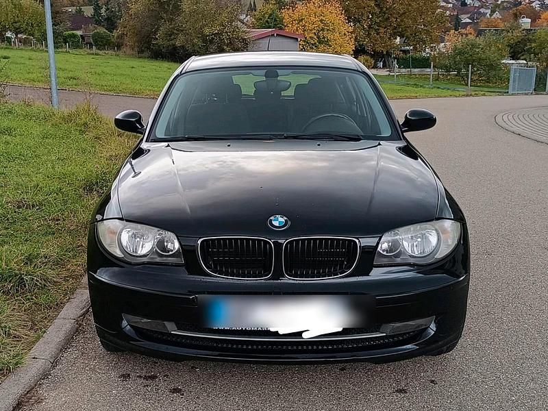 Gebraucht BMW 116 122 PS (89 kW) 2007 Schwarz Kleinwagen