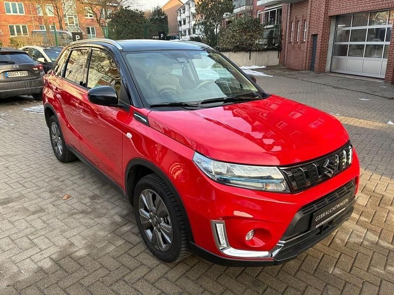 Gebraucht Suzuki Vitara Comfort 102 PS (75 kW) 2022 Rot SUV