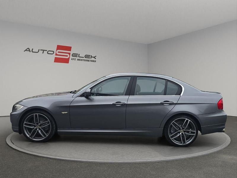 Gebraucht BMW 325 Comfort Edition 204 PS (150 kW) 2011 Grau Limousine