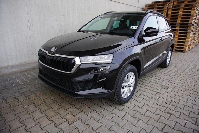 Gebraucht Skoda Karoq 150 PS (110 kW) 2024 Schwarzmagic perleffekt SUV
