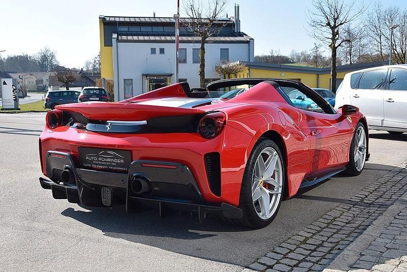 Second-hand Ferrari 488 721 CP (530 kW) 2020 Roșu Cabrio