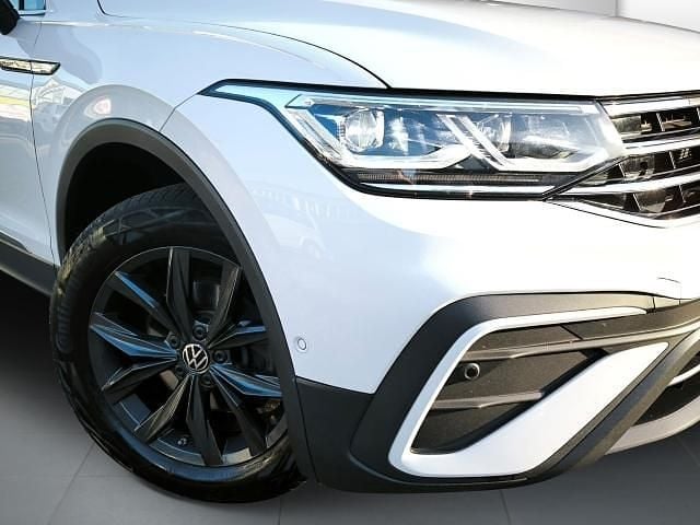 Gebraucht VW Tiguan Allspace Life 150 PS (110 kW) 2024 Weiss SUV