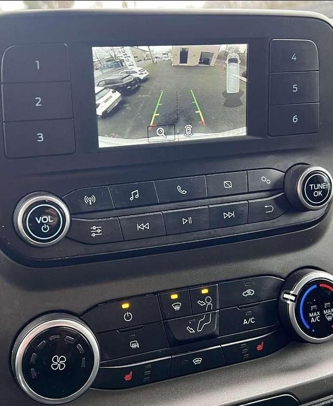 Gebraucht Ford Transit Trend 131 PS (96 kW) 2020 Weiß Van