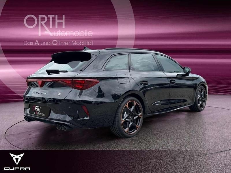 Neu Cupra Leon VZ 333 PS (244 kW) 2025 Mitternachtsschwarz Kombi