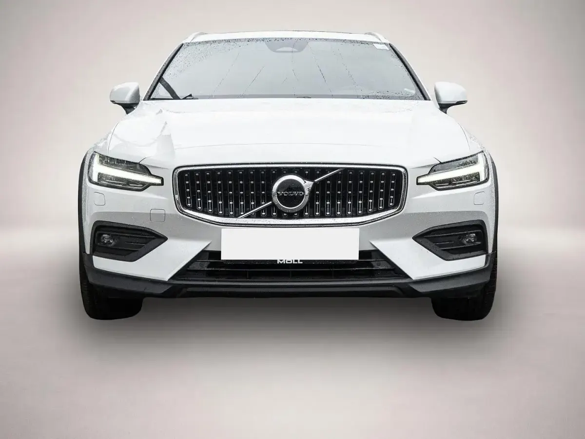 Gebraucht Volvo V60 CC Ultimate 197 PS (144 kW) 2024 Manufacturer Kombi