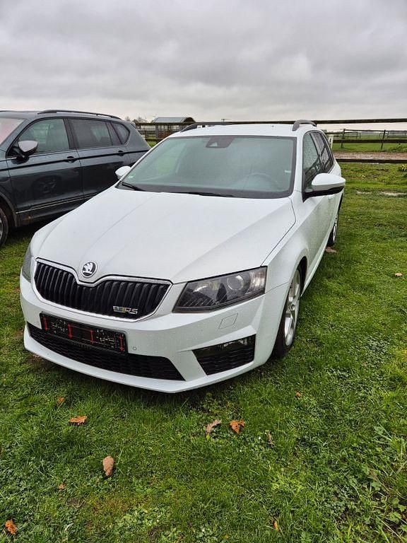 Weiß Gebraucht 2016 Skoda Octavia RS Kombi | 11.000 € (Guter Preis) - Bild 1/4