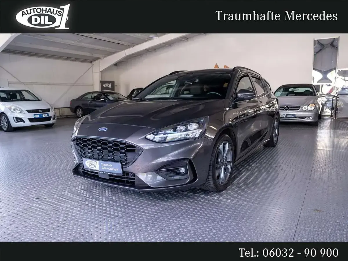 Gebraucht Ford Focus ST-Line 125 PS (91 kW) 2021 Grau Limousine