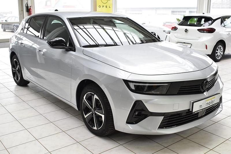 Gebraucht Opel Astra 131 PS (96 kW) 2024 Silber Limousine