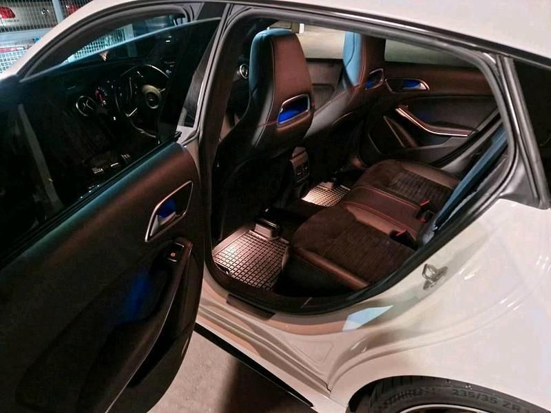 Gebraucht Mercedes CLA200 156 PS (114 kW) 2016 Weiß Kombi