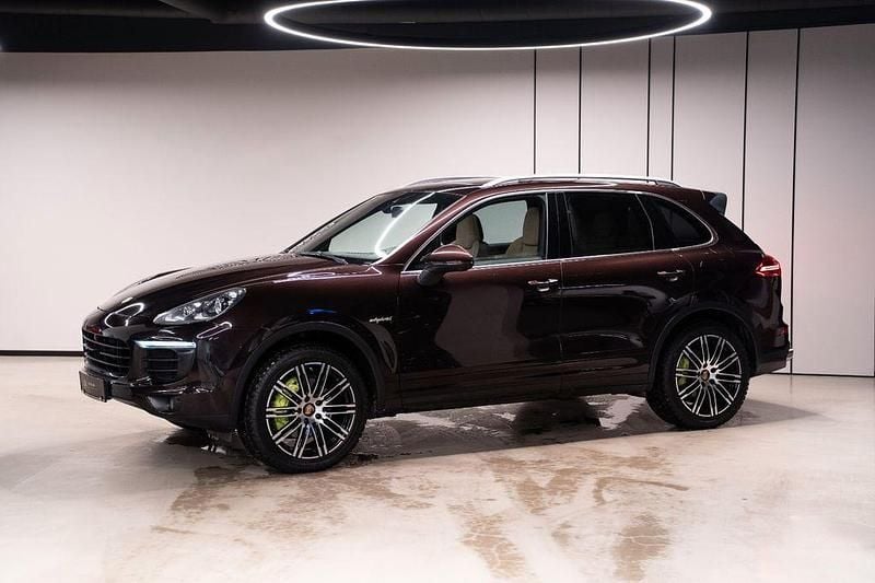 Gebraucht Porsche Cayenne S E-Hybrid 416 PS (305 kW) 2015 Rot SUV