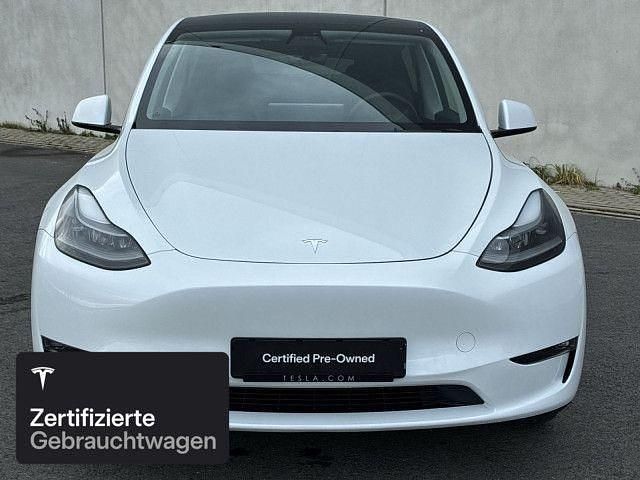 Weiß Gebraucht 2022 Tesla Model Y Long Range AWD SUV | 35.100 € (Etwas zu teuer) - Bild 1/4