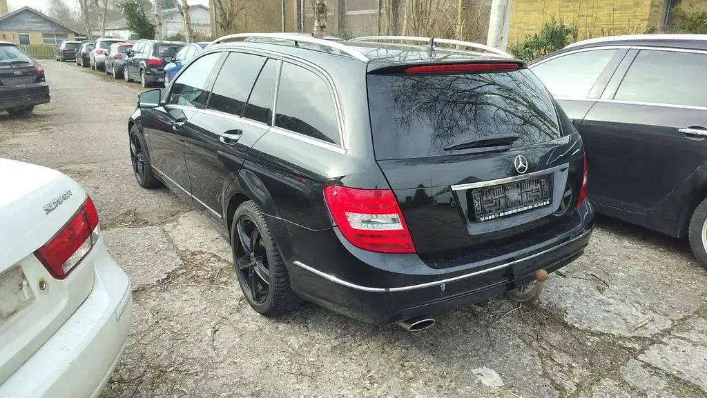 Gebraucht Mercedes C250 204 PS (150 kW) 2012 Schwarz Kombi