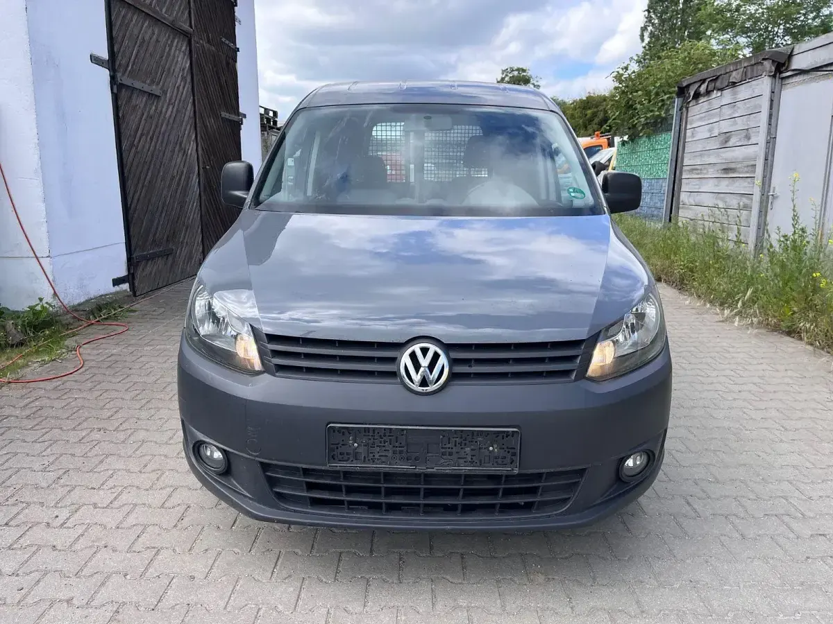 Używany VW Caddy 75 KM (55 kW) 2012 Szary Minivan