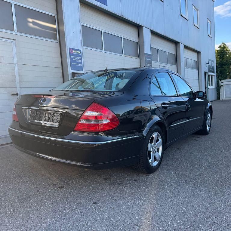 Gebraucht Mercedes E280 Avantgarde 190 PS (139 kW) 2005 Schwarz Limousine