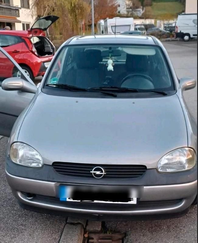 Grau Gebraucht 1997 Opel Corsa Swing Kleinwagen | 799 € (Guter Preis) - Bild 1/4