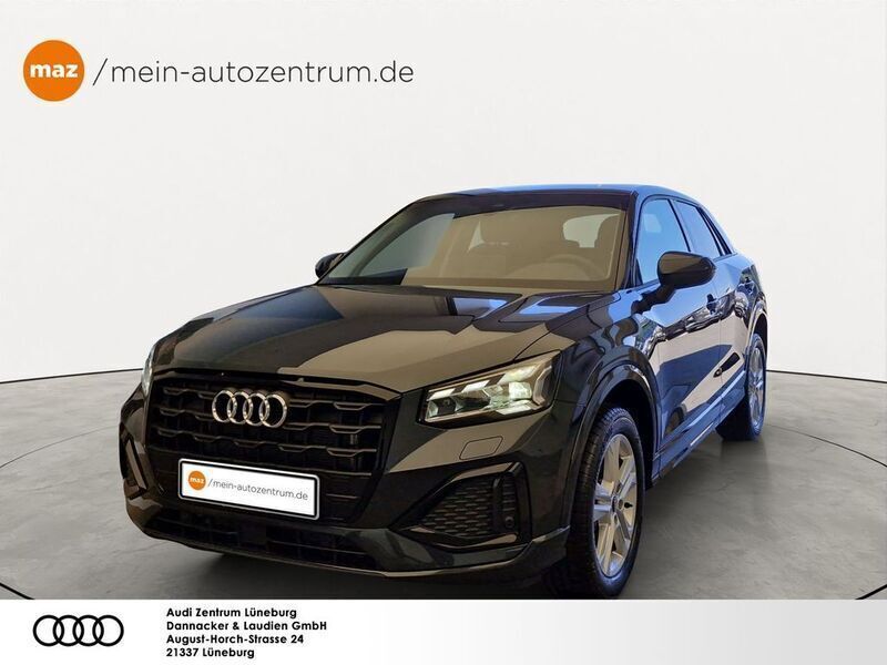 Manhattangrau metallic Neu 2025 Audi Q2 Advanced Plus SUV | 43.965 € (Teuer) - Bild 1/4
