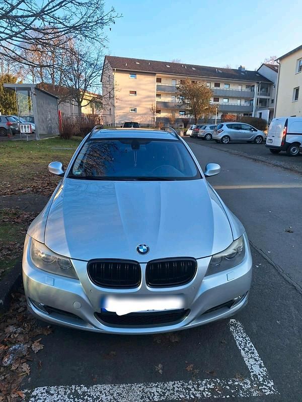 Silber Gebraucht 2010 BMW 318 Kombi | 3.700 € (Etwas zu teuer) - Bild 1/4