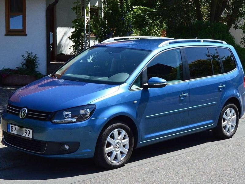 Pacificblau Gebraucht 2014 VW Touran Cup Van / Kleinbus | 7.250 € (Fairer Preis) - Bild 1/4