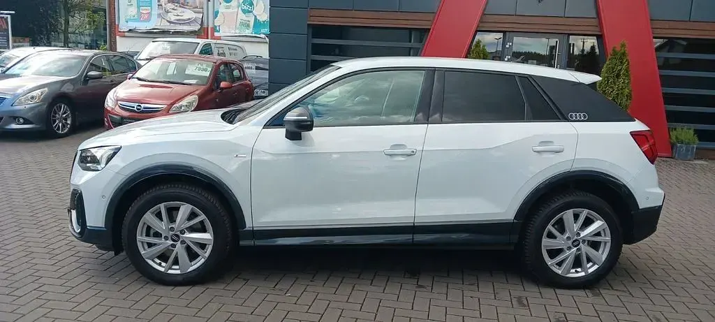 Gebraucht Audi Q2 S-Line 150 PS (110 kW) 2023 Gletscherweiß metallic SUV