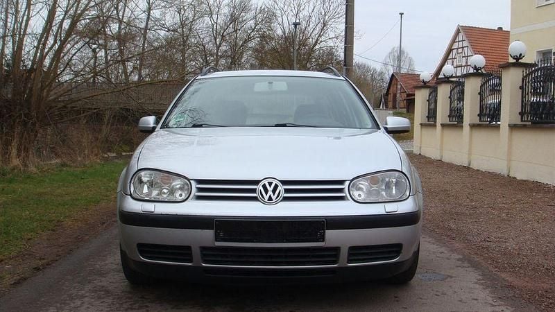 Gebraucht VW Golf IV Edition 101 PS (74 kW) 2000 Silber Kombi