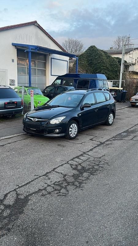 Gebraucht Hyundai i30 109 PS (80 kW) 2011 Schwarz Kombi