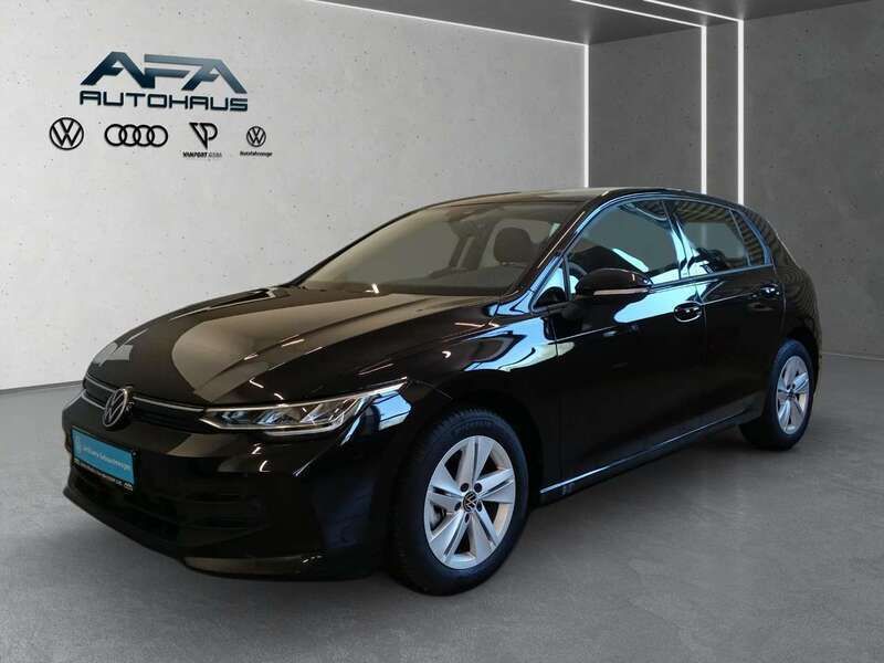 Gebraucht VW Golf VIII Life 116 PS (85 kW) 2024 Grenadillschwarz metallic Limousine