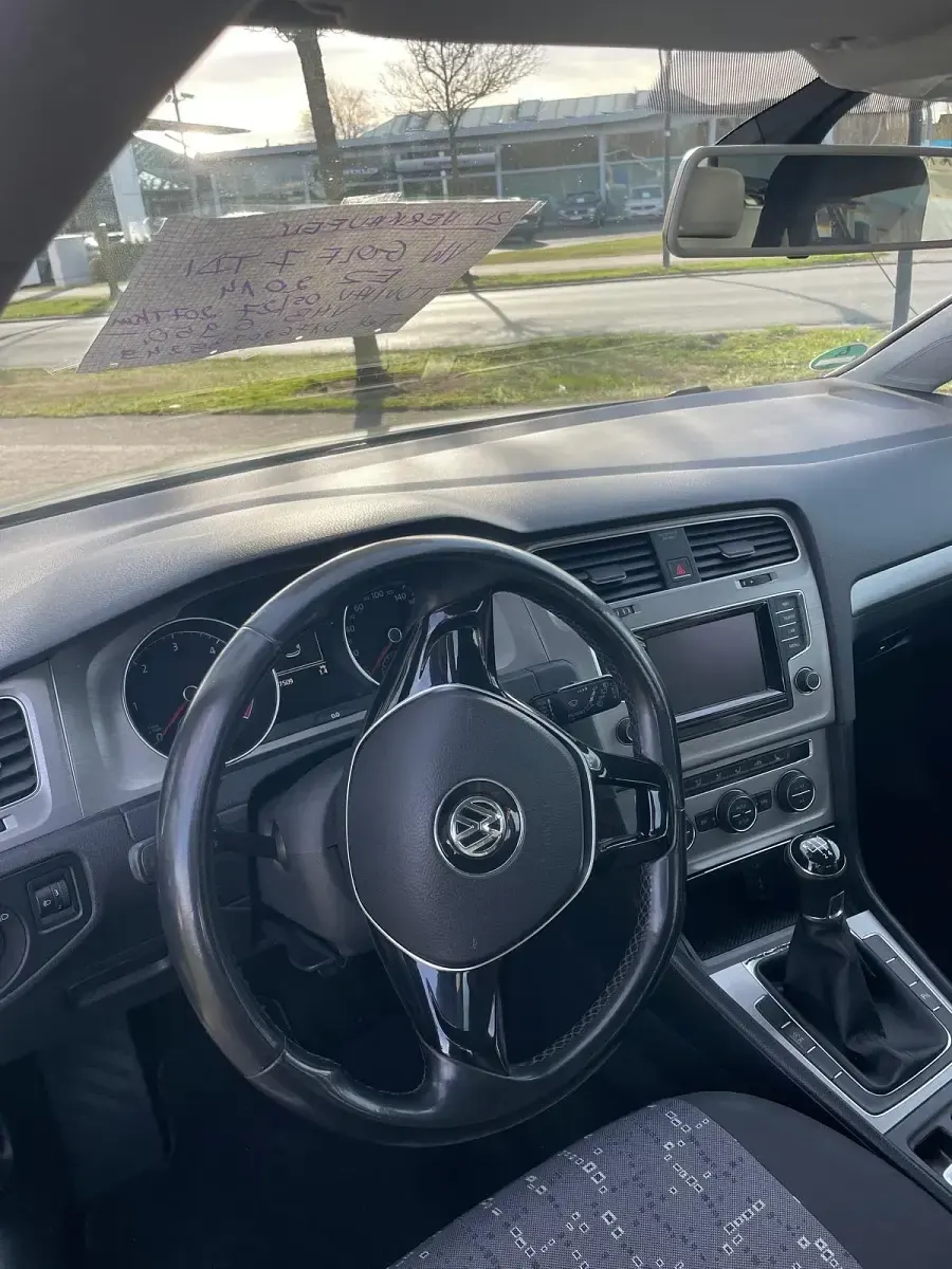 Second-hand VW Golf VII 105 CP (77 kW) 2014 Auriu Berlinǎ