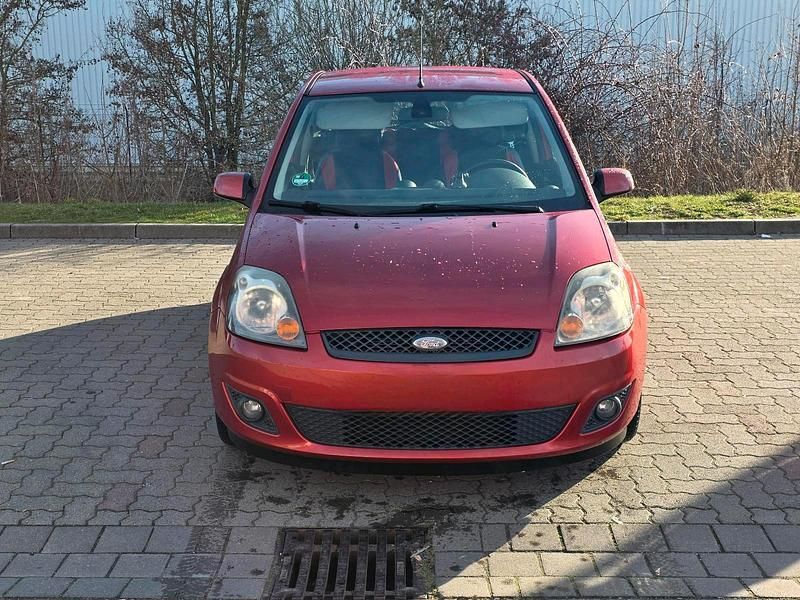 Gebraucht Ford Fiesta 80 PS (58 kW) 2006 Rot Kleinwagen