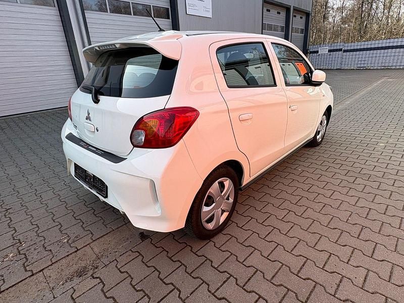 Gebraucht Mitsubishi Space Star Basis 71 PS (52 kW) 2022 Weiß Kleinwagen