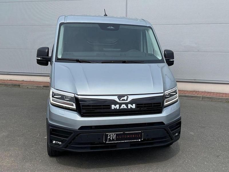 Neu MAN TGE 177 PS (130 kW) 2025 Oyster silver metallic Van
