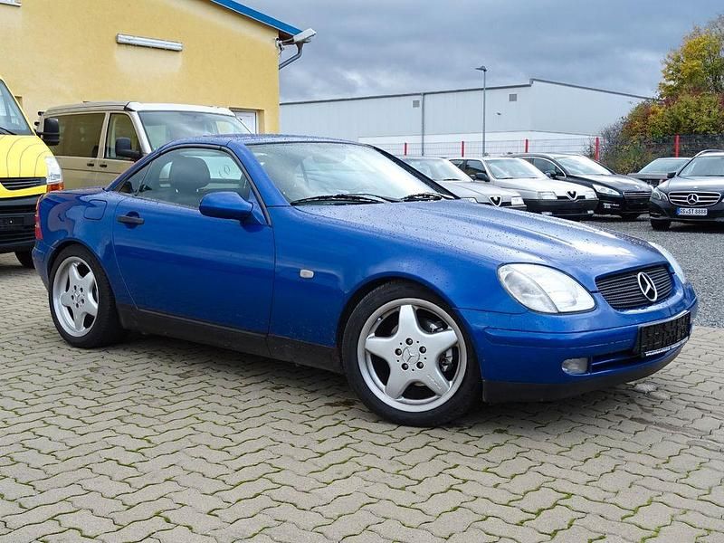 Blau Gebraucht 1998 Mercedes SLK200 AMG Cabrio | 3.950 € (Fairer Preis) - Bild 1/4