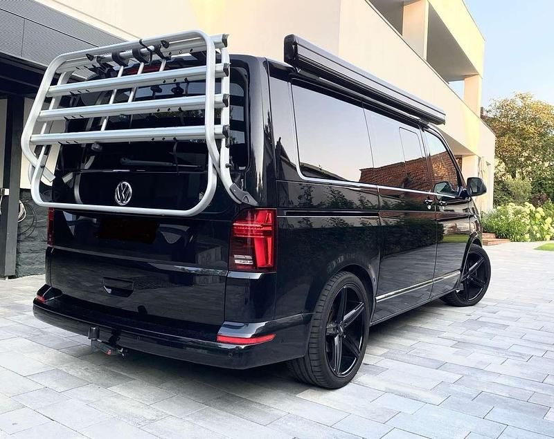 Gebraucht VW Multivan Highline 204 PS (150 kW) 2021 Schwarz Van