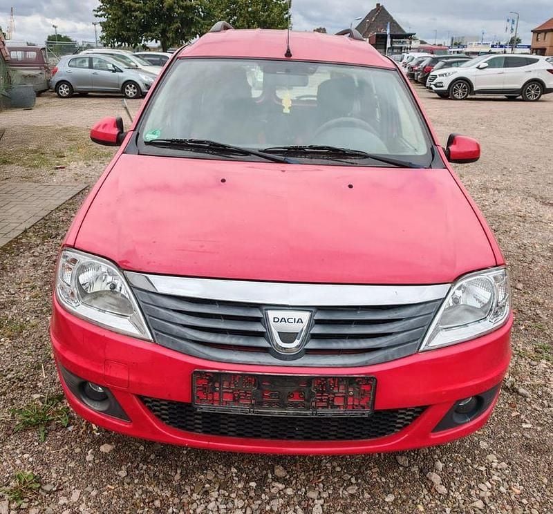 Rot Gebraucht 2009 Dacia Logan MCV Lauréate Kombi | 1.199 € (Superpreis) - Bild 1/4
