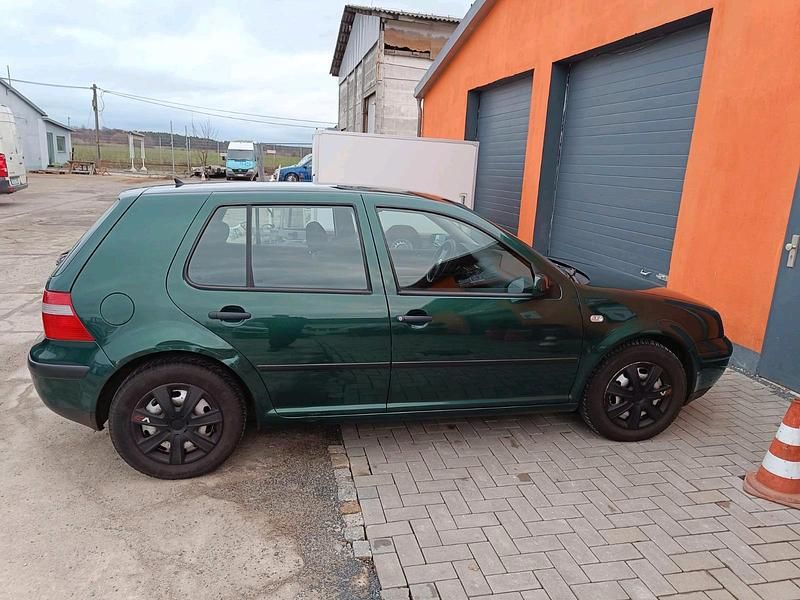 Gebraucht VW Golf IV 75 PS (55 kW) 2002 Grün Kleinwagen
