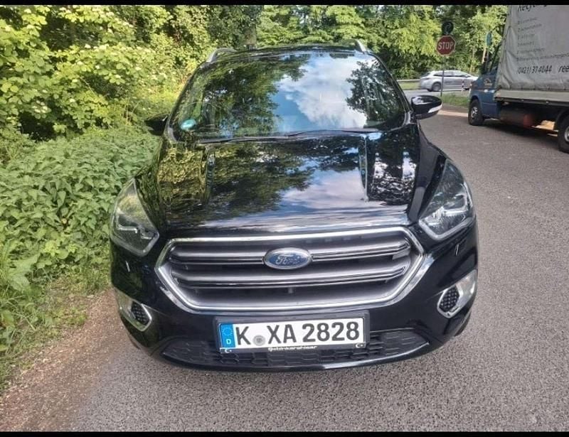 Gebraucht Ford Kuga 179 PS (131 kW) 2019 Schwarz SUV
