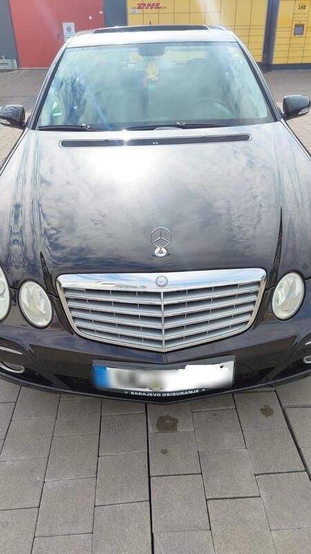 Schwarz Gebraucht 2007 Mercedes E200 Elegance Limousine | 5.200 € (Fairer Preis) - Bild 1/4