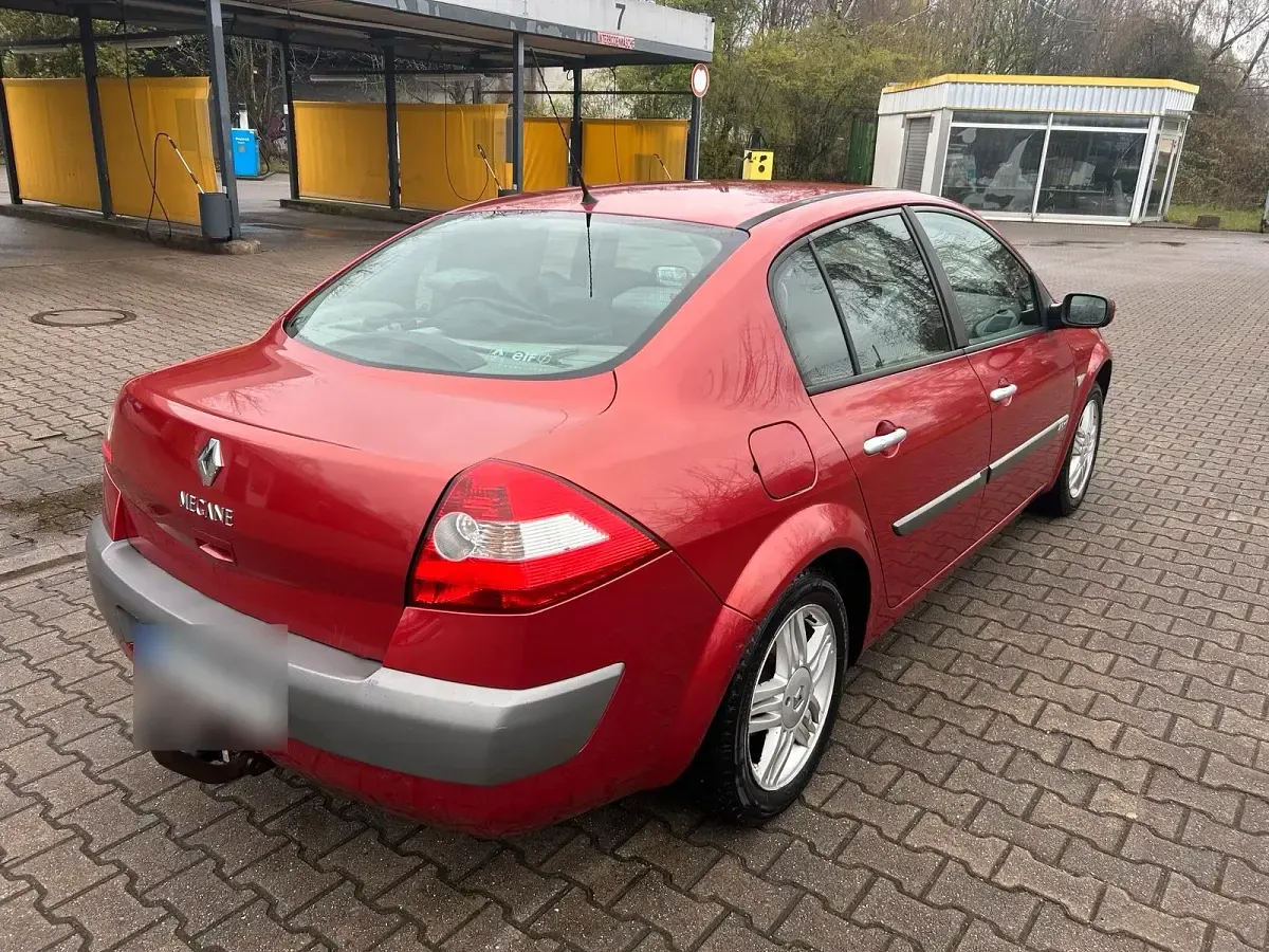 Gebraucht Renault Mégane 135 PS (99 kW) 2004 Rot Limousine